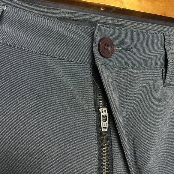 Travis Matthew Mens Golf Shorts size 32 Gray Flat Front Nylon Poly Stretch - Picture 10 of 12